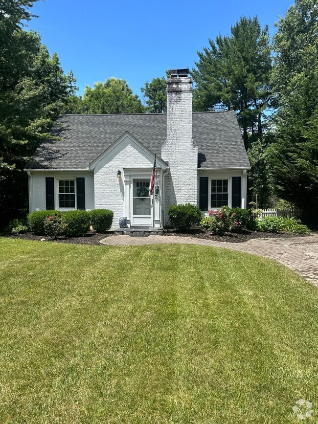 Building Photo - 3 bedroom 2 bath house in Blacksburg