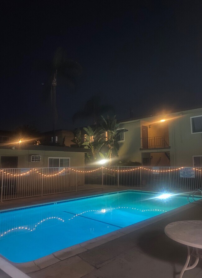 pool ambiance
