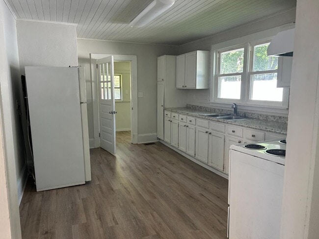 Photo - 2203 E Garner Rd