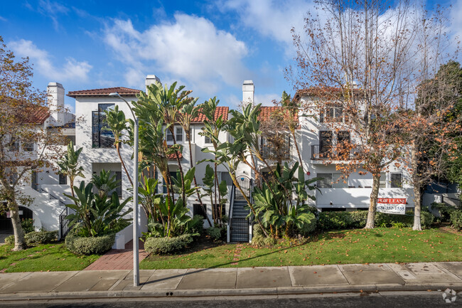 Building Photo - La Ventana Rental