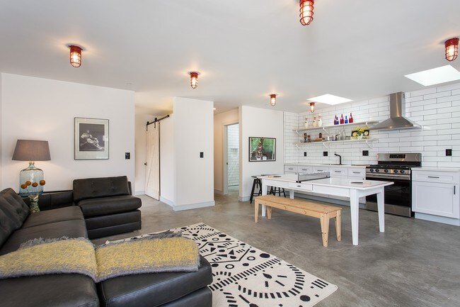 Photo - 405 N Avenue 66