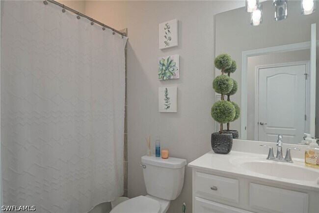 Photo - 2105 Clementine St