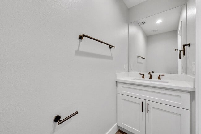 Photo - 16385 Valencia Ave Unit 3