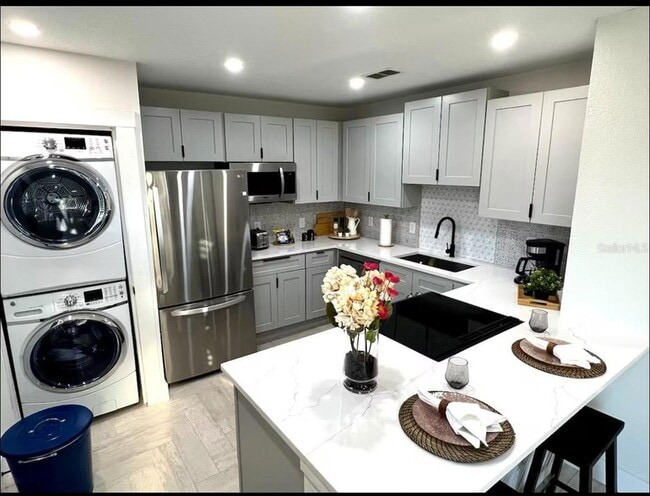 Photo - 1756 2nd St NE