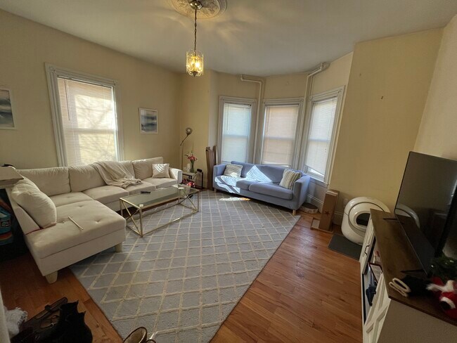 Photo - 140 Saint Alphonsus St Unit B2