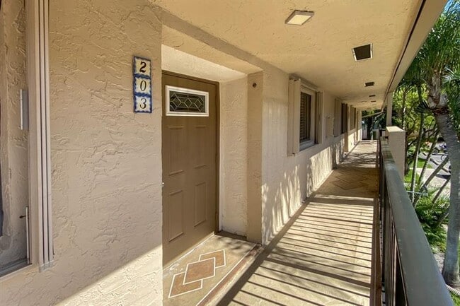 Photo - 2965 NE 8th Terrace Unit 203