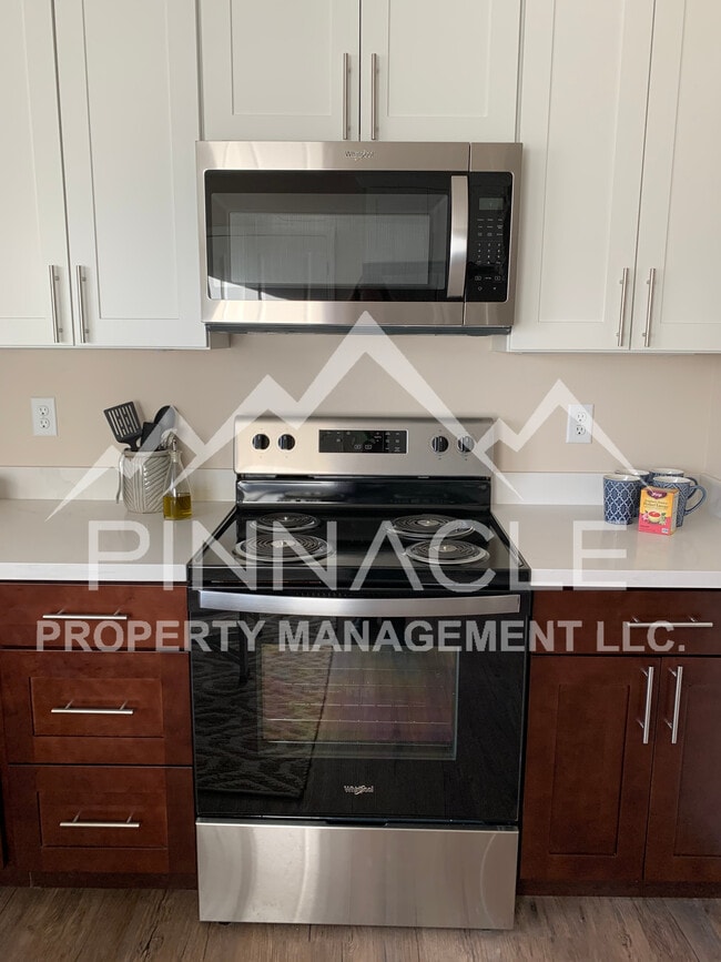 Photo - 615 N 1st St