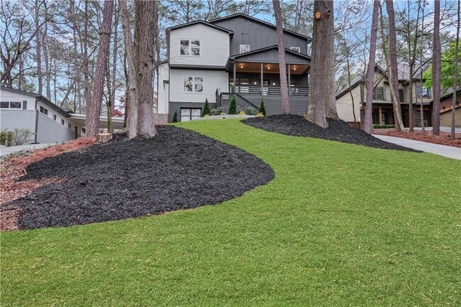 Photo - 2497 Wawona Dr NE