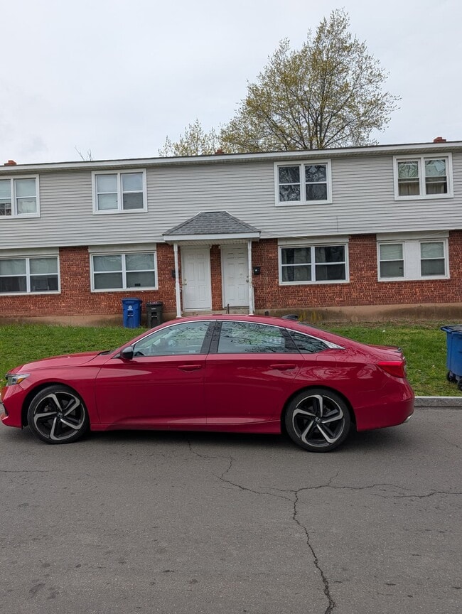 Building Photo - 114 Fairmont Ave