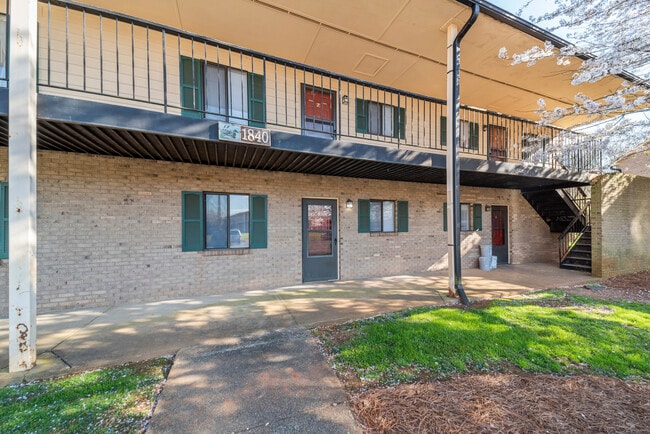 Photo - Mallard Creek Apartments