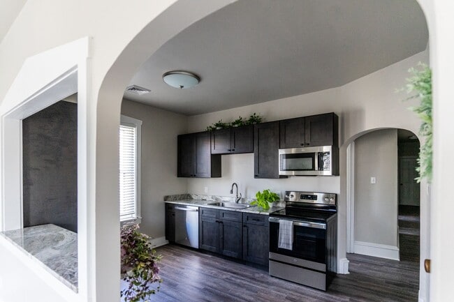 Photo - Market Street Commons A Unit 4 Park 201