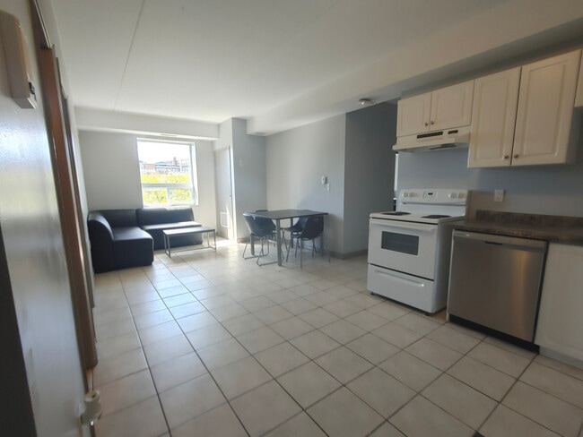 325 Spruce Street - 325 Spruce Street