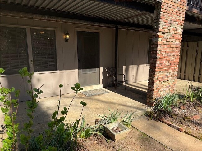 Photo - 3095 Colonial Way Unit M