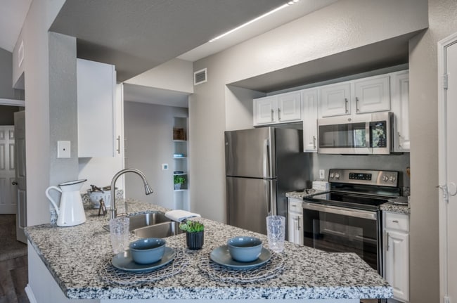 Building Photo - Your League City Haven Unit RRBD2