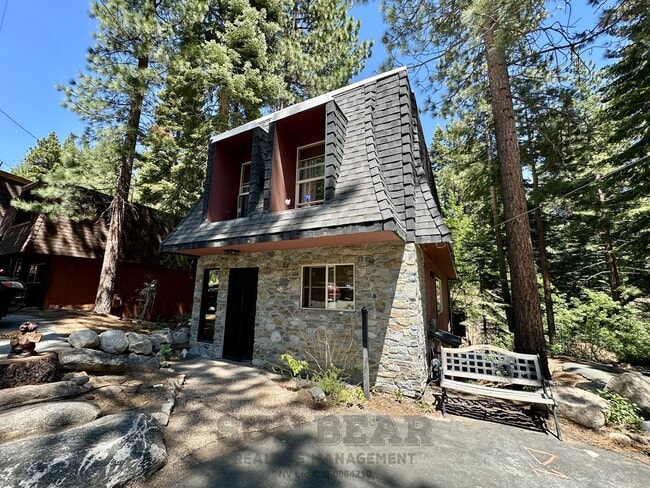 Photo - Beautiful Home on the Creek in Glenrock! - Summer pool in complex!