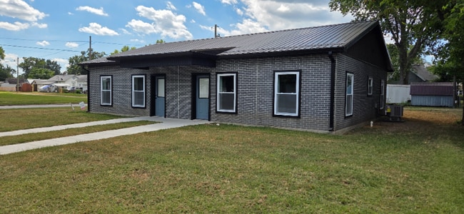 Building Photo - 1235 Perry St Rental