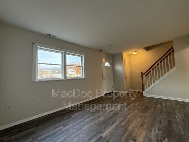 Photo - 914 Anvil Rd