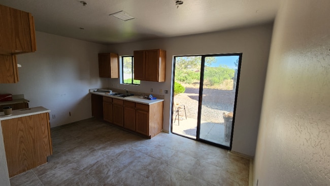 Photo - 580 Bent River Rd