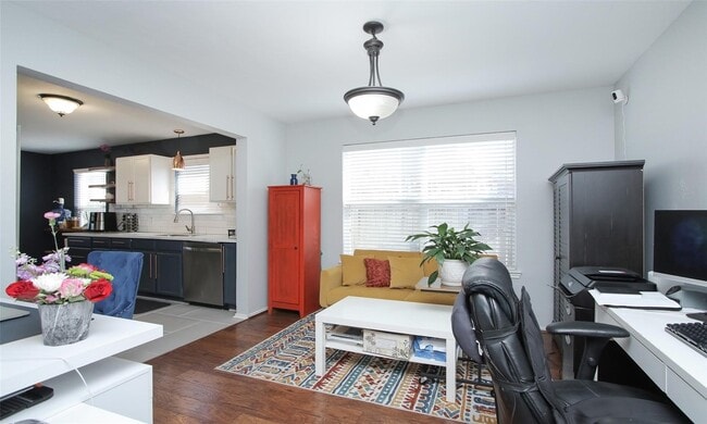 Building Photo - 6010 Ridgebriar Ln