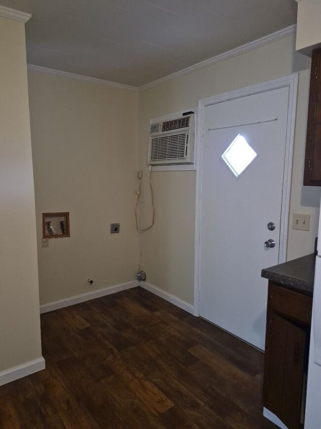 Photo - Bailey Apartments Unit 05