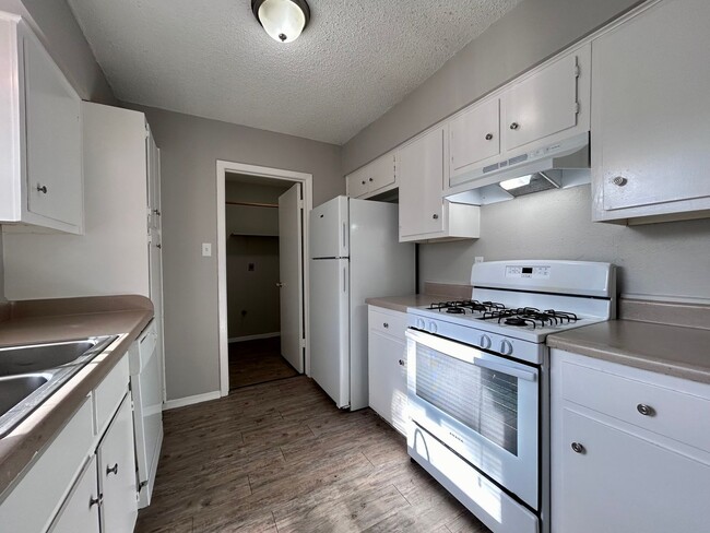 Photo - 10409 Golden Meadow Dr Unit B