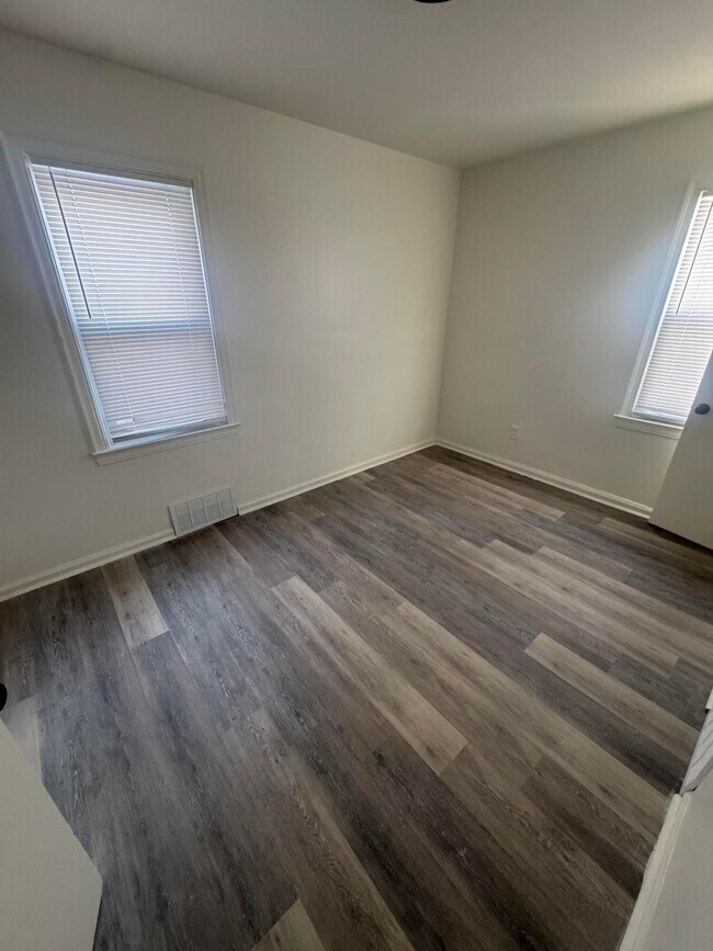 Photo - 18955 Hamburg St