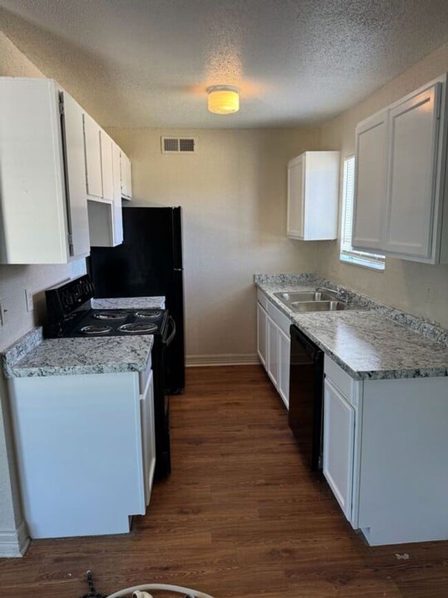 Photo - 4200 Boyett St Unit 1