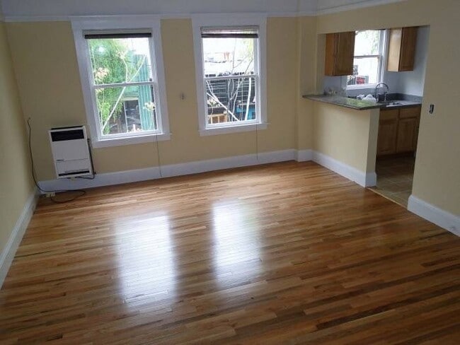 Building Photo - 1820 Euclid Ave Unit Apt. 8