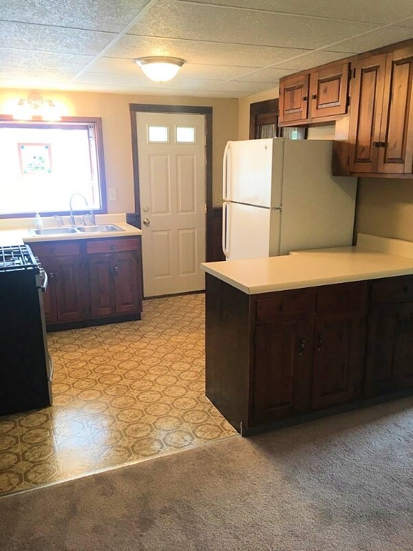 Kitchen - 561 Willard St