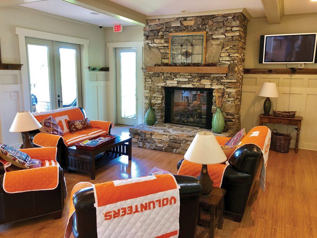 Photo - 1105 Tree Top Way (Knoxville, TN)