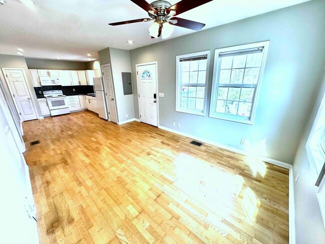 Photo - 1011 Maynor Ave Unit B