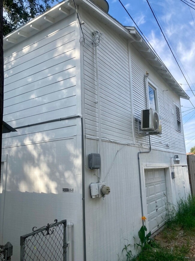 Photo - 4908 Ave Q 1/2