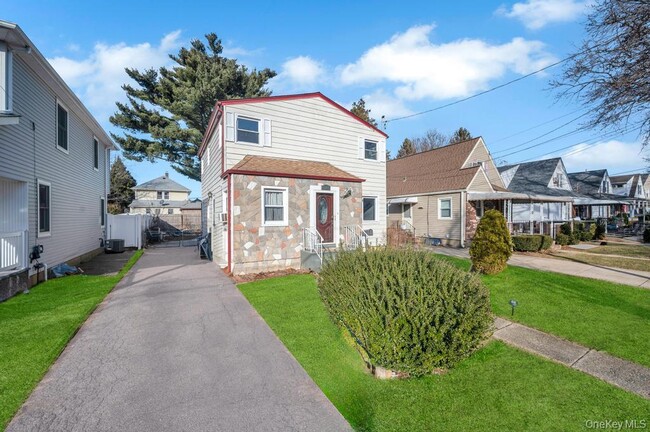 Photo - 627 10th Ave