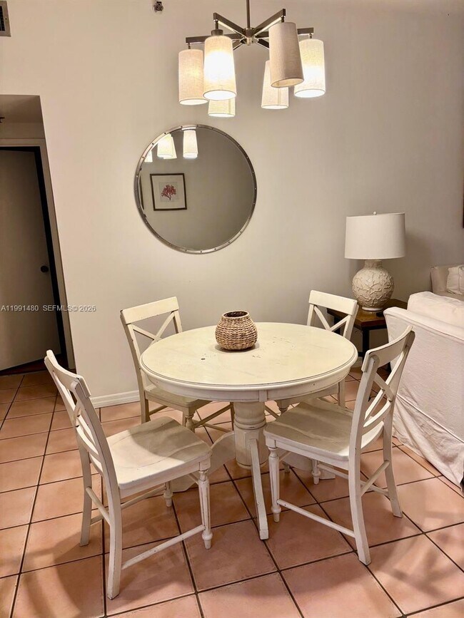 Photo - 201 Crandon Blvd Unidad 120