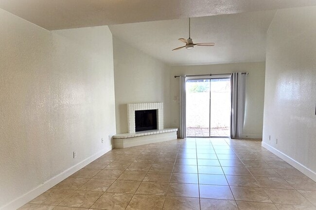 Photo - Stunning 3-bedroom 2 bathroom Condo Unidad 4
