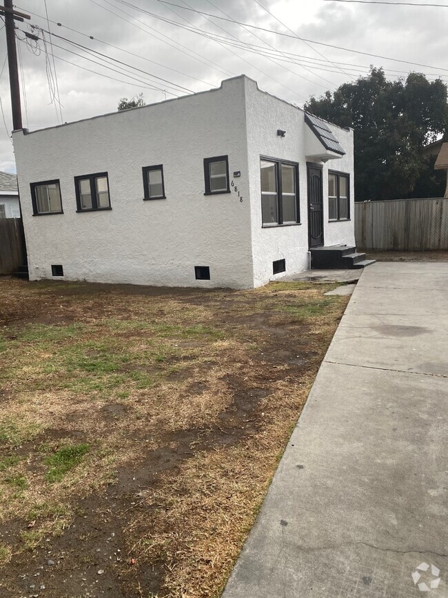 Building Photo - 6818 Perry Rd Unit 6818 Rental