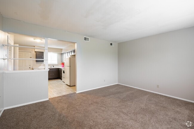 2BR, 1BA - 800SF