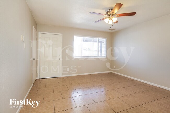 Photo - 8707 N 41st Ave