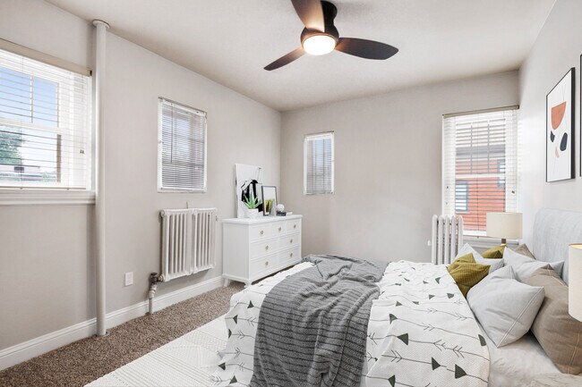 Photo - LaMont Apartments