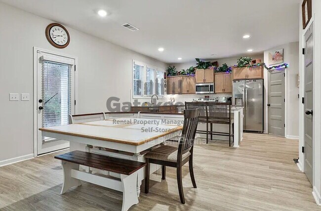 Photo - 205 Valley View Dr