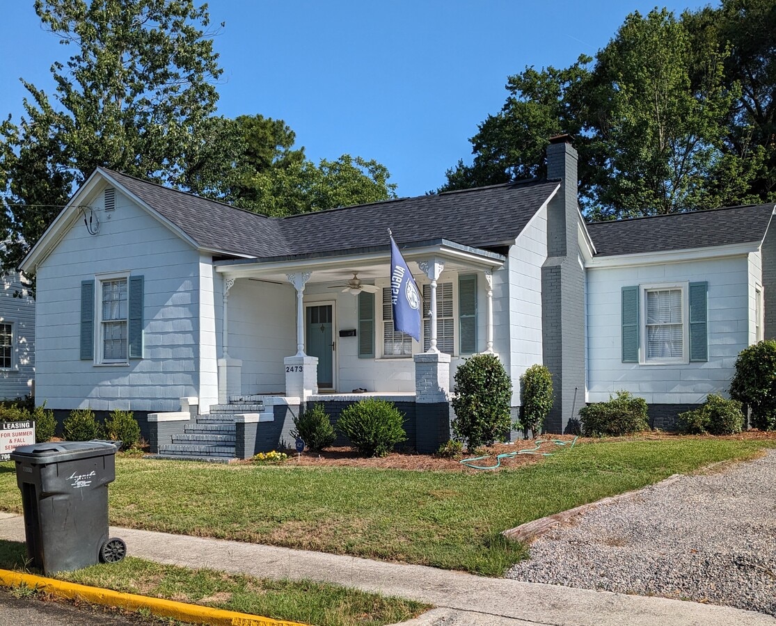 Photo - 2473 McDowell St