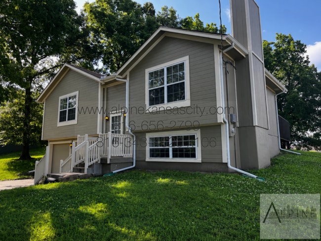Photo - Northland Split Level All Electric!