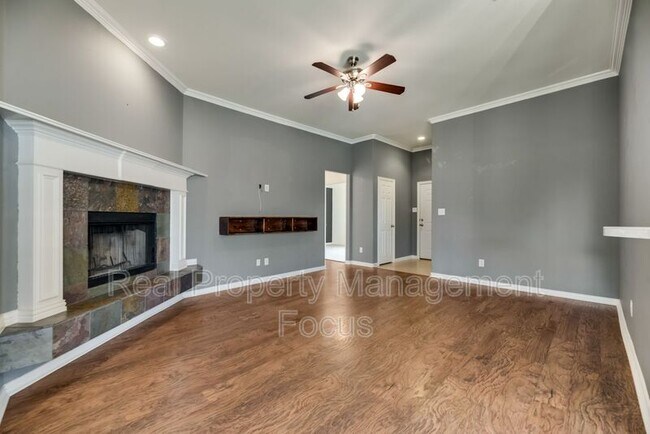 Photo - 121 Price Cir