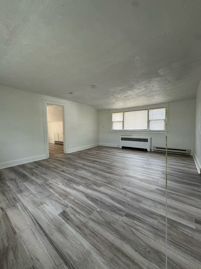 Photo - 1316 Maple Ave Unit B