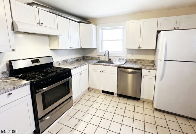 Photo - 1316 Broad St Unidad 2