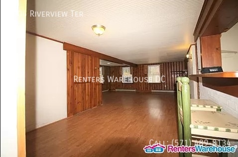 Building Photo - 1004 Riverview Terrace Rental