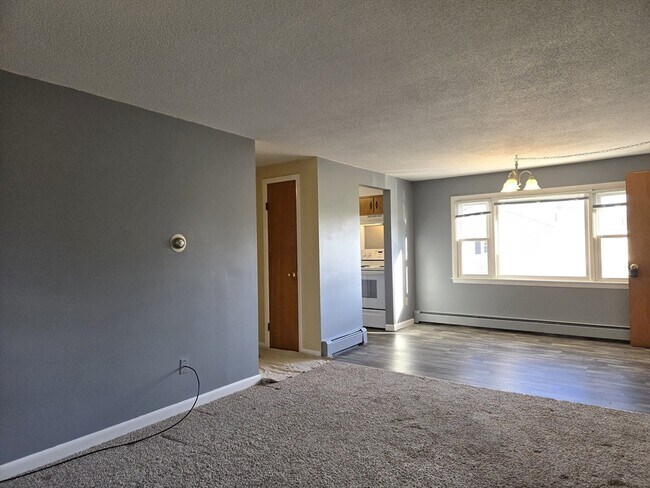 Building Photo - 19 Chapman Ave Unit 8