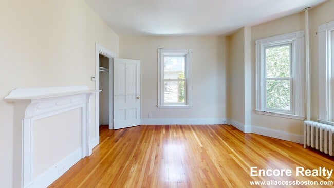 Photo - 74 Saint Rose St Unit 2