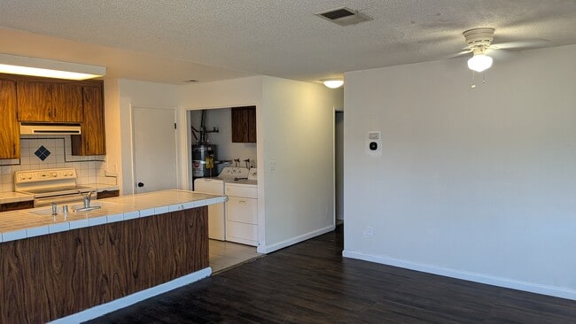 Photo - 2601 Hampton Ln