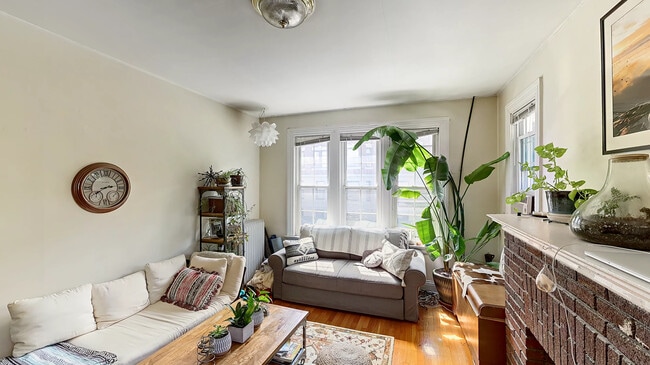 Photo - 15 Glenville Ave Unit 2